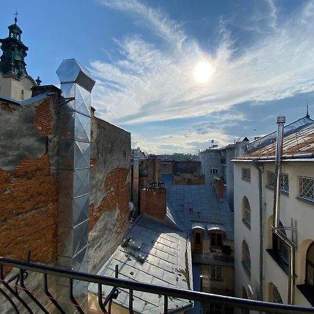 Grand Apartments On Rynok Square Lviv Exterior photo