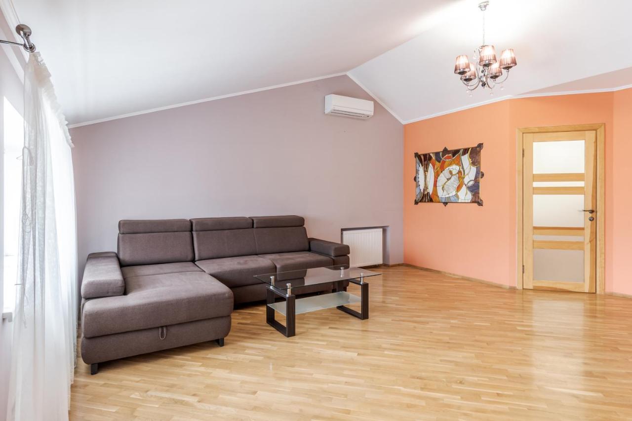 Grand Apartments On Rynok Square Lviv Exterior photo
