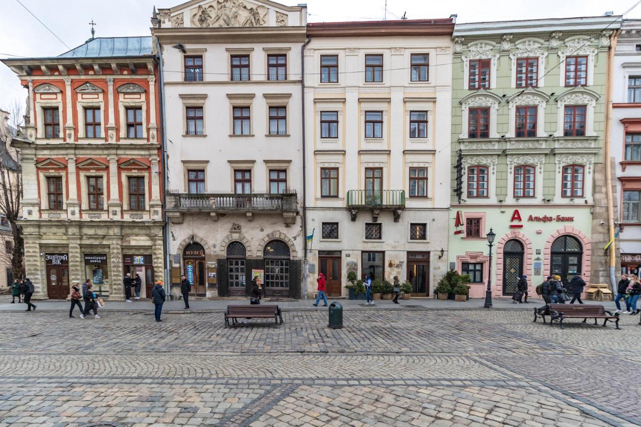 Grand Apartments On Rynok Square Lviv Exterior photo